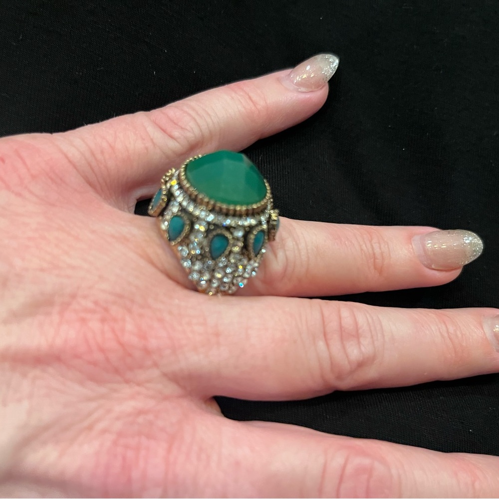 Green Onyx Look Statement Cocktail Ring Gold Tone Boho Glam - Picture 2 of 15